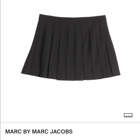 Marc By Marc Jacobs Dresses & Skirts - Marc by Marc jacobs black pleated skirt